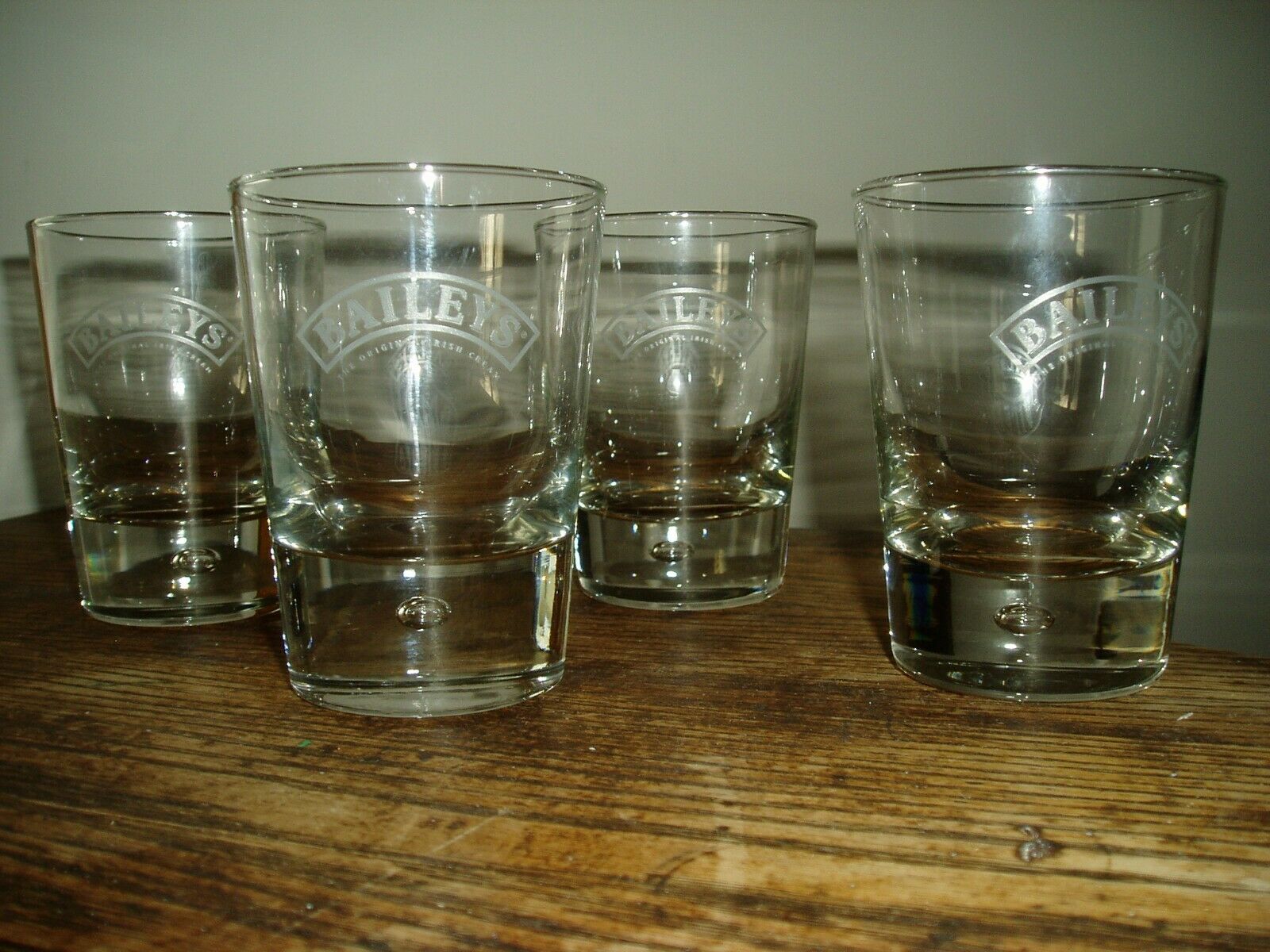 Set Of 4 Bailey's Irish Cream Bubble Base Bar / Rocks Glasses *new*